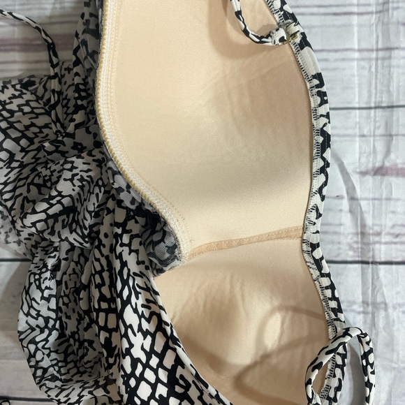 Medium fly away bandeau top swimwear-2 - Picture 5 of 6